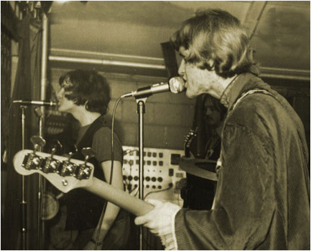 Kerry Brux and John Smith of Paper Sun playing at Tamworth Youth Club in Albert Rd. 